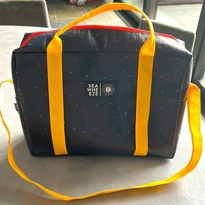 Lululemon SeaWheeze Bag